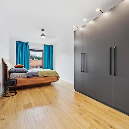 Karlin Diamond View & Garage Appartamento