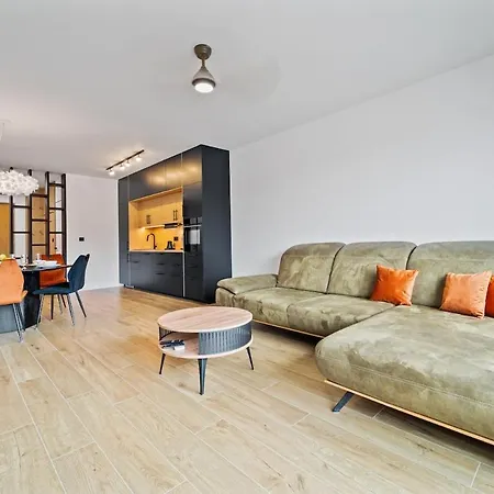 Karlin Diamond View & Garage
