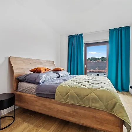 Karlin Diamond View & Garage Lägenhet Prag