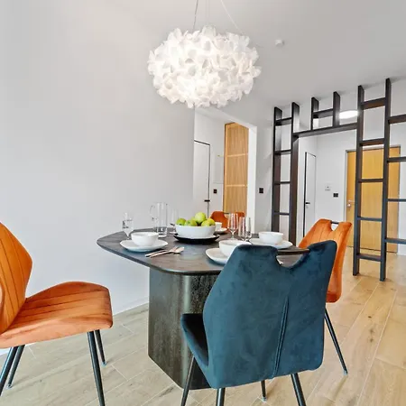 Karlin Diamond View & Garage