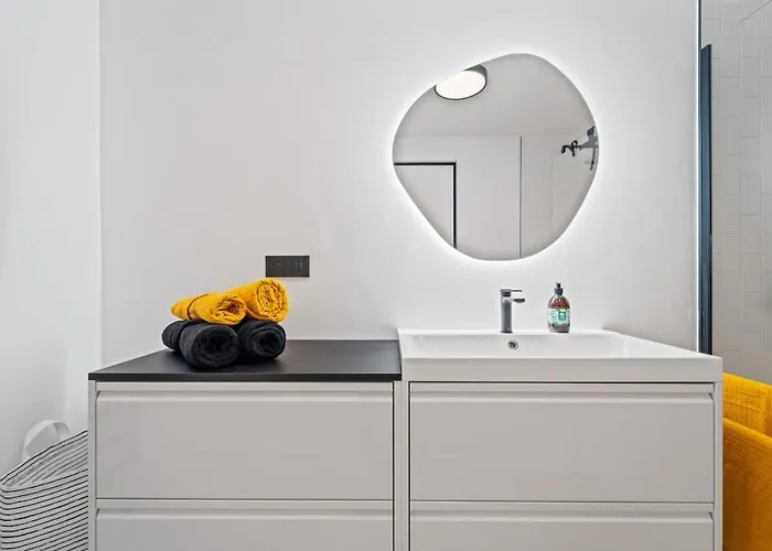 Karlin Diamond View & Garage Apartment Prague