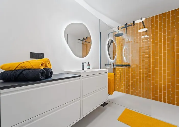 Karlin Diamond View & Garage Apartment Prague