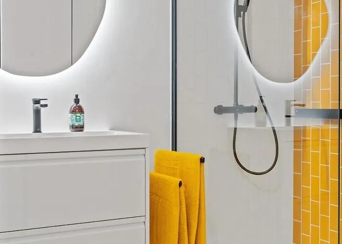 Karlin Diamond View & Garage Apartment Prague