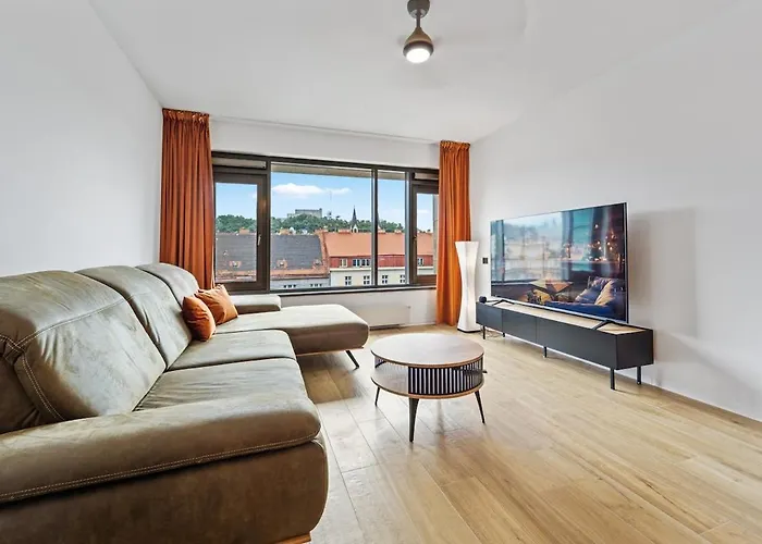 Karlin Diamond View & Garage Apartment