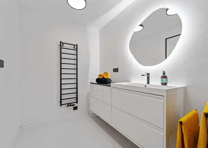 Karlin Diamond View & Garage
