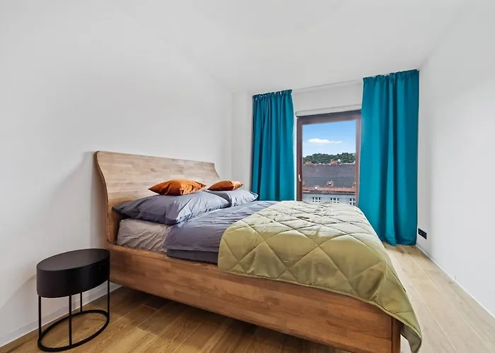 Karlin Diamond View & Garage Apartment Prague