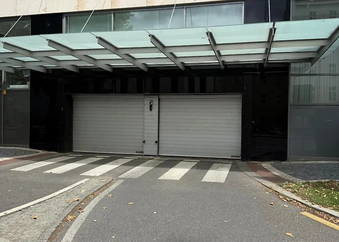 Karlin Diamond View & Garage